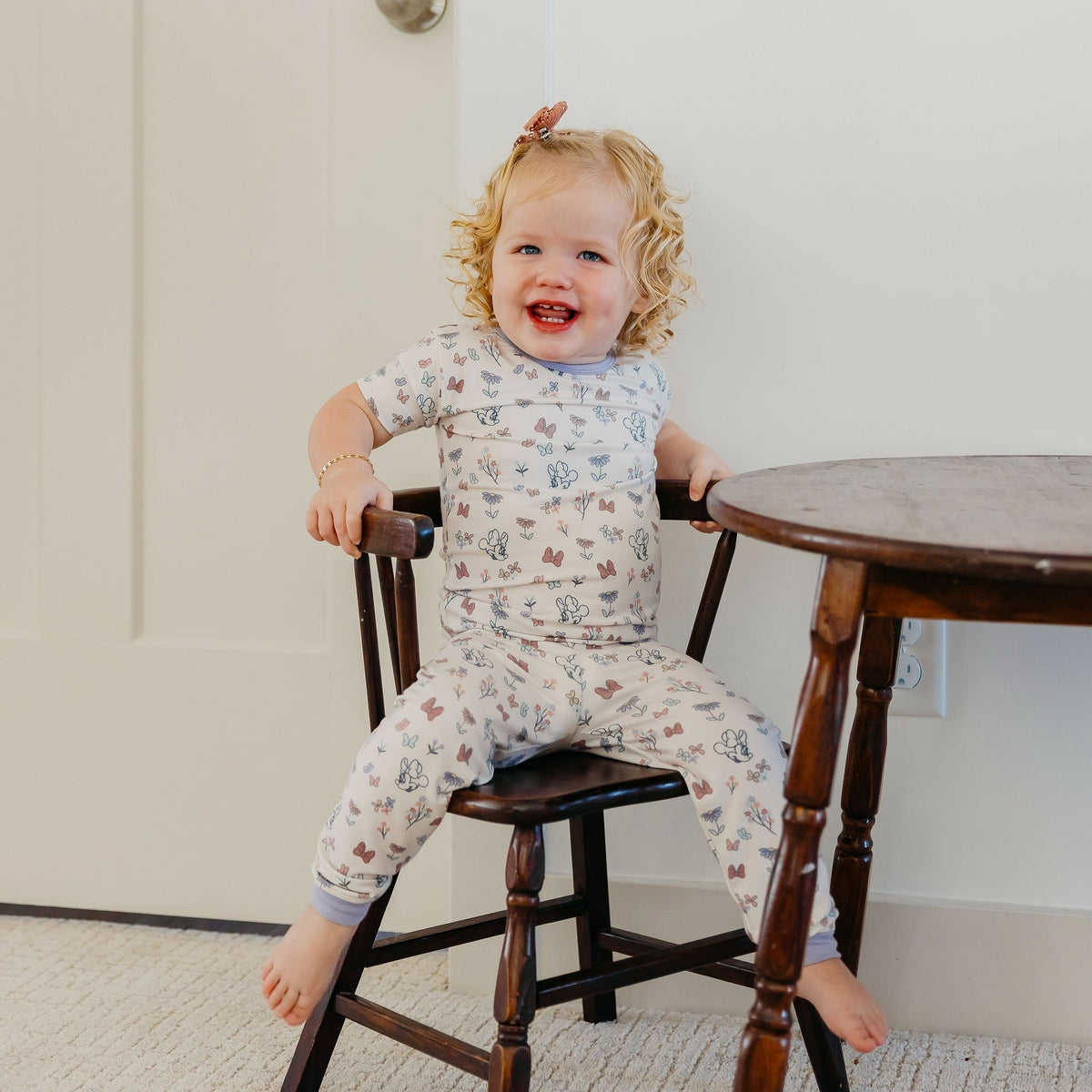 2pc Short Sleeve Pajamas with Pants - Minnie Mouse's Bowquet