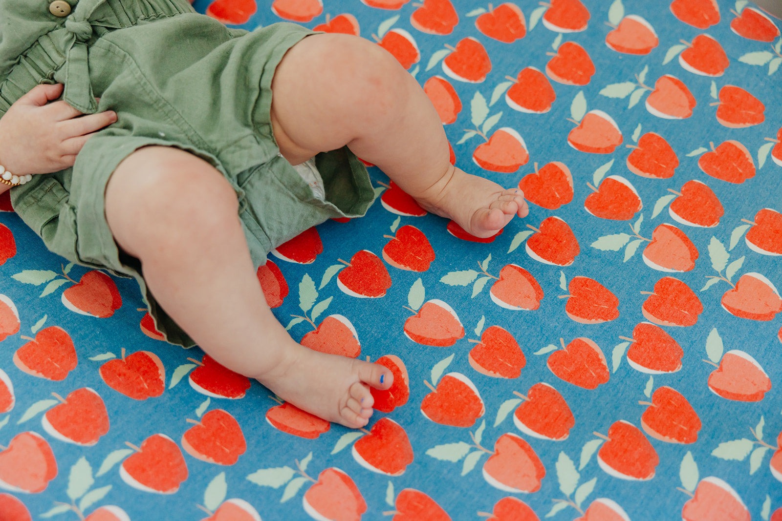 Premium Knit Fitted Crib Sheet - Teacher