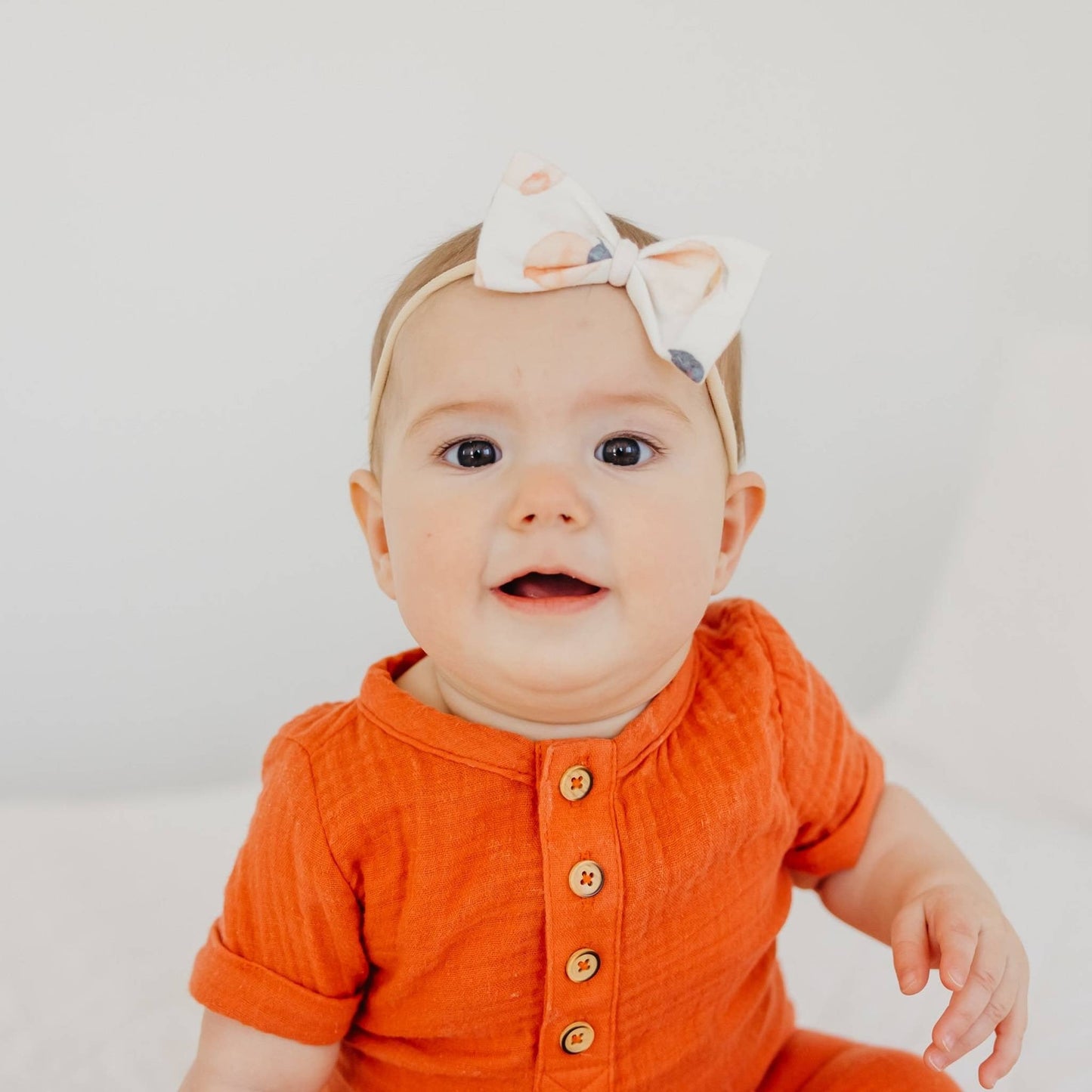 Bowtie Baby Bow - Caroline