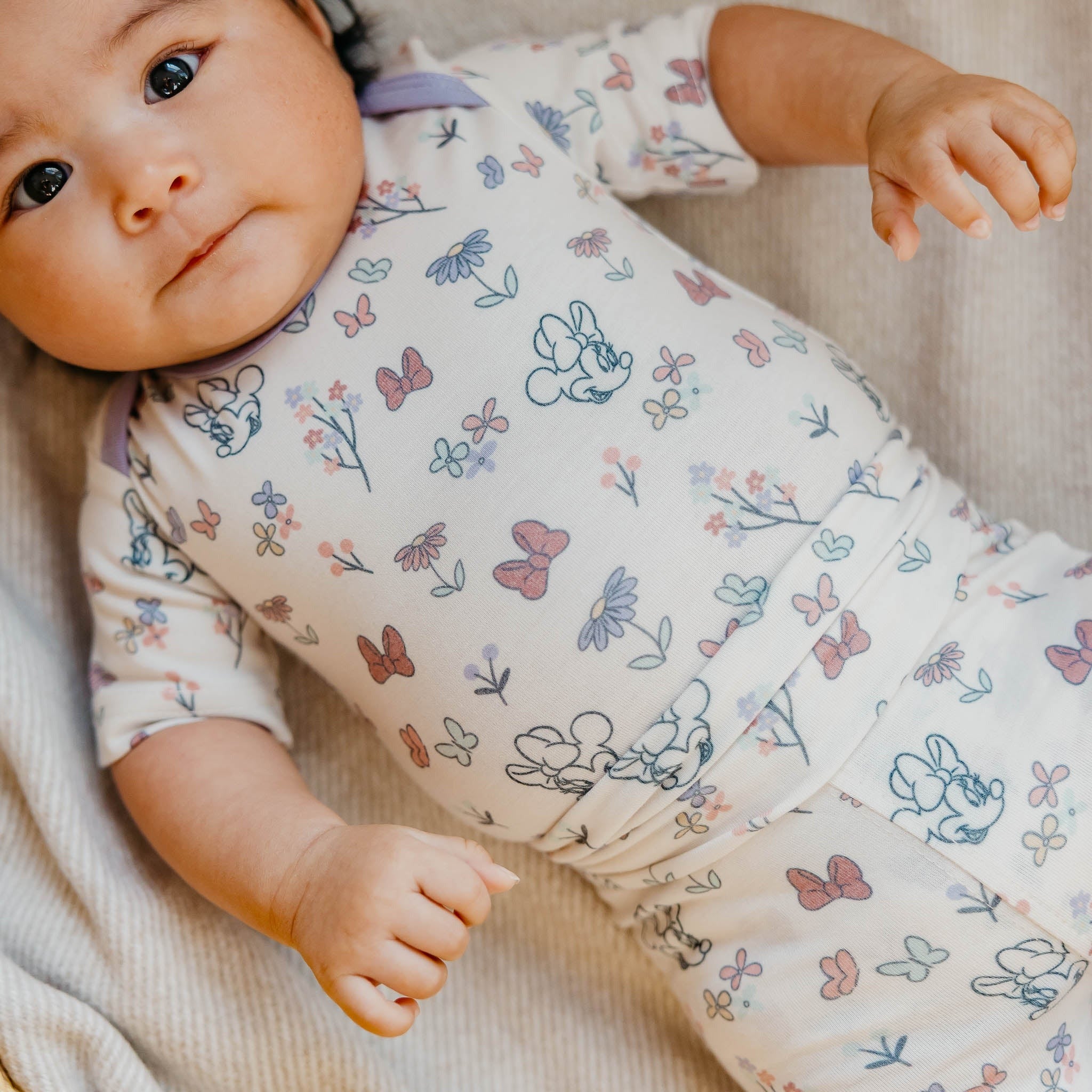 Short Sleeve Bodysuit - Minnie Mouse's Bowquet