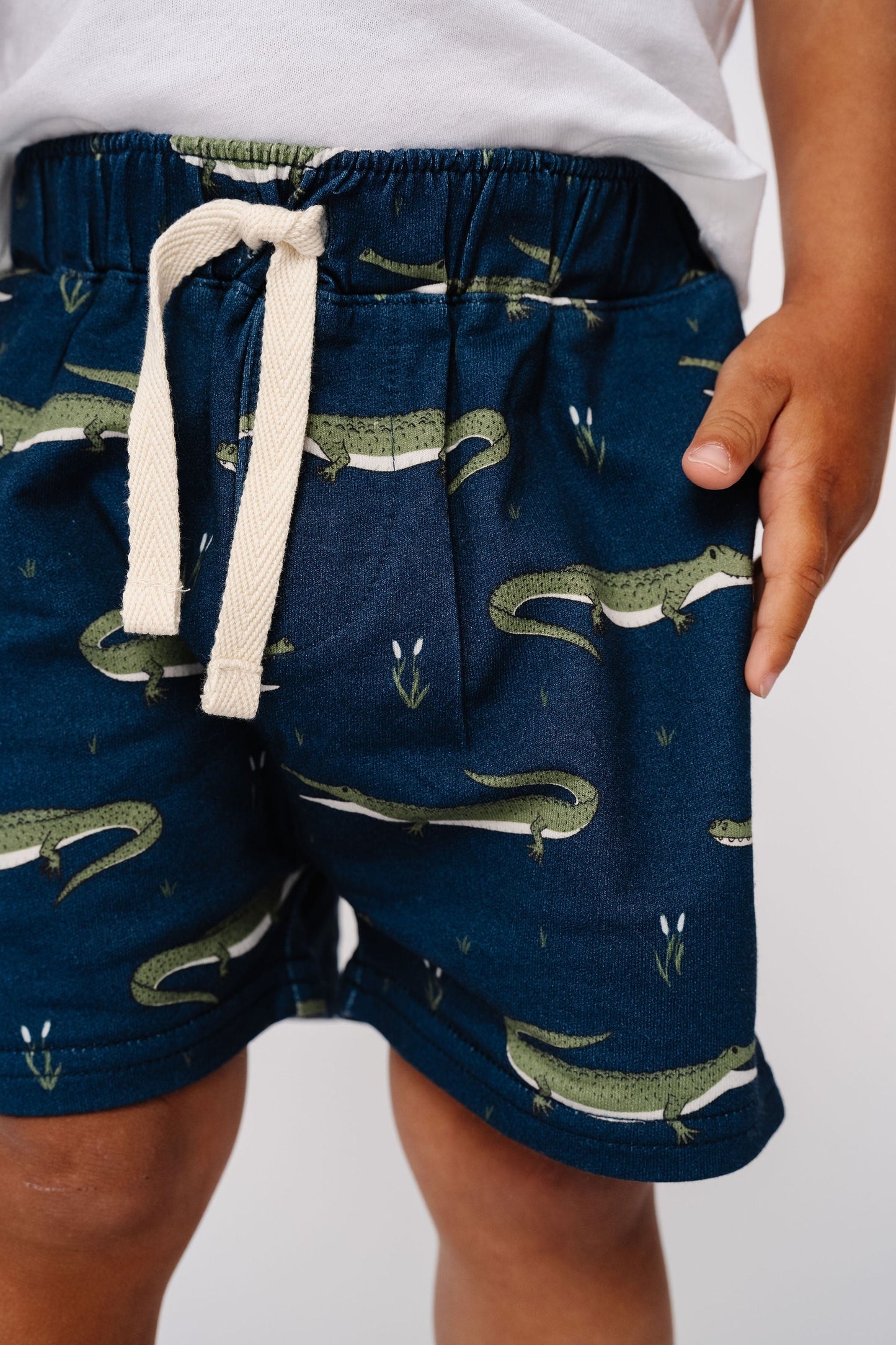 Play Short - Lyle