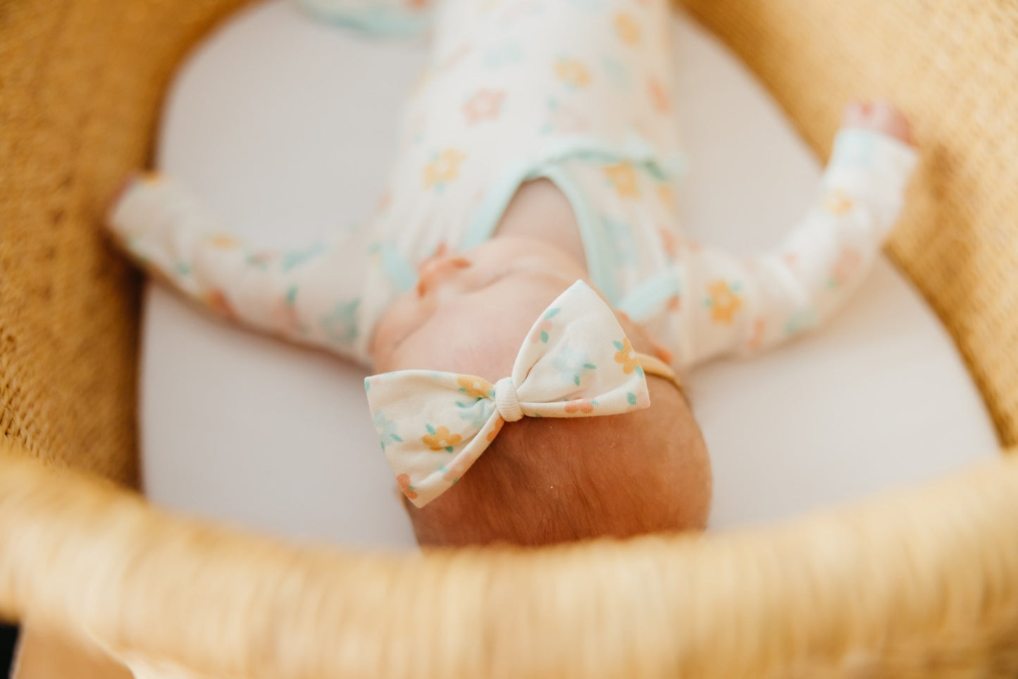 Bowtie Baby Bow - Daisy