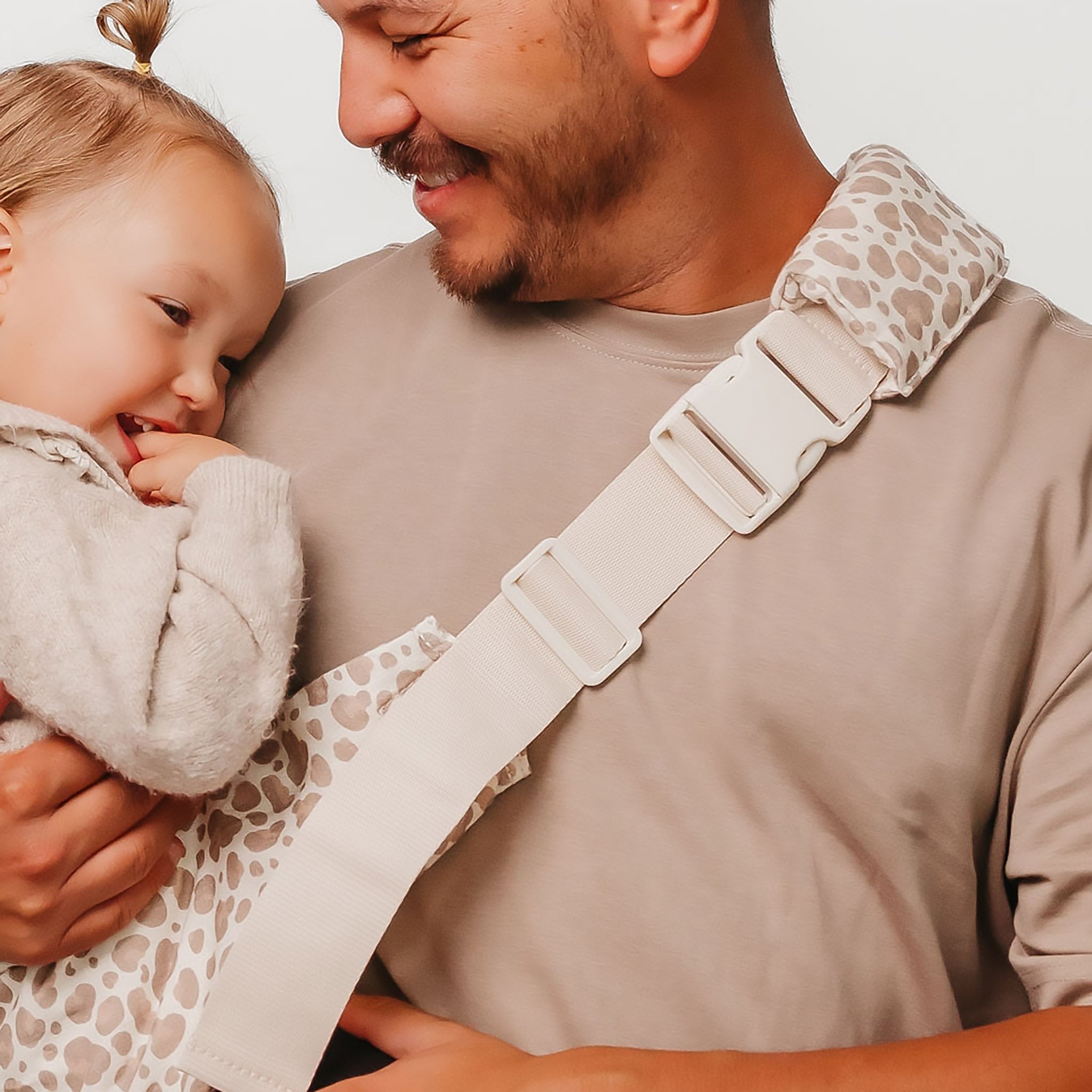 Everyday Sling Carrier - Neutral Leopard