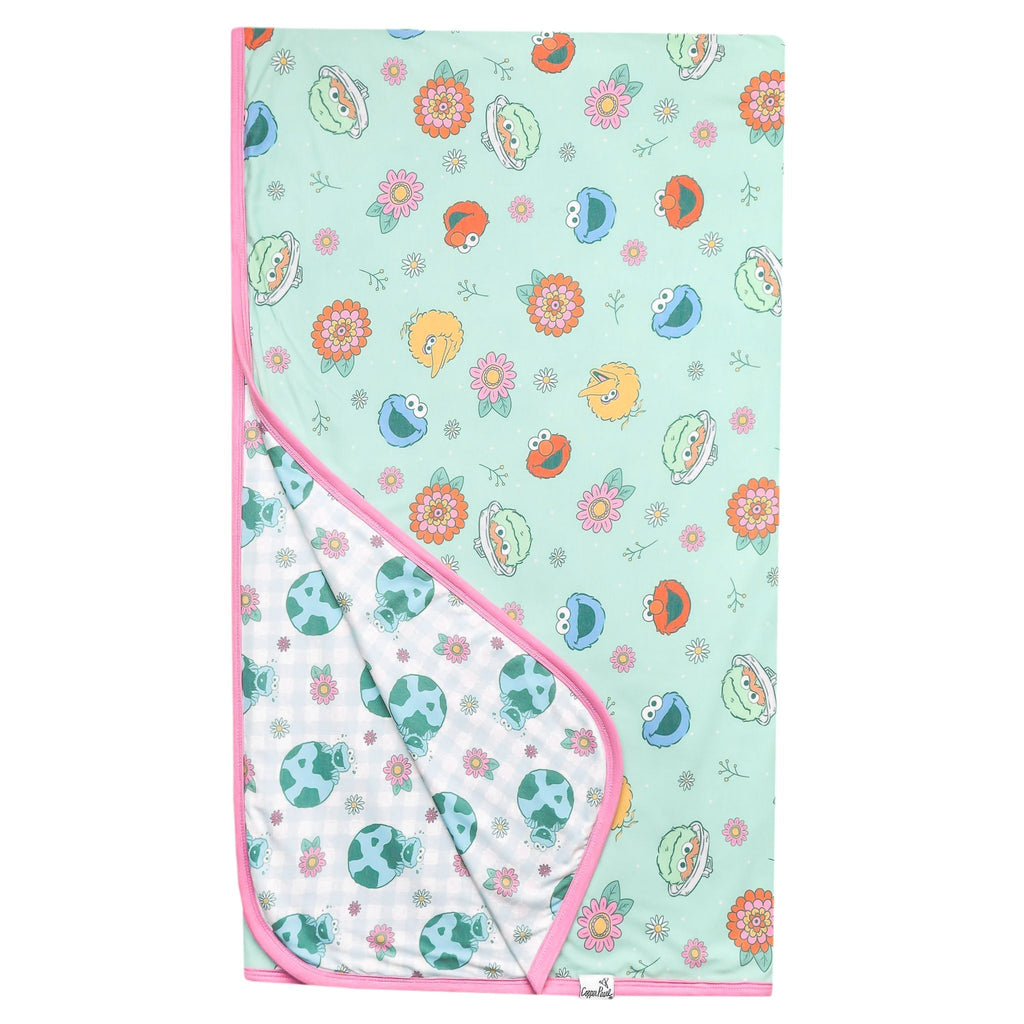 Three-Layer Jumbo Quilt - Sesame Street Retro Floral