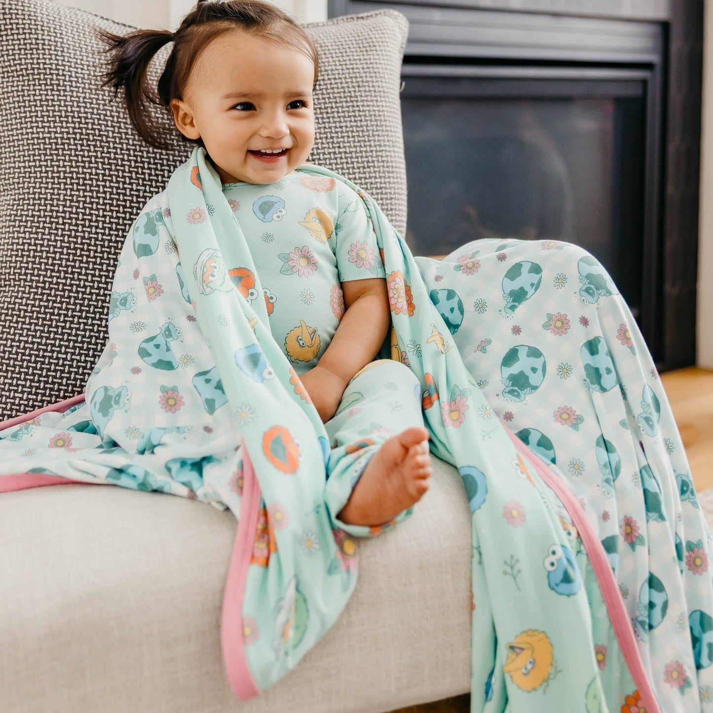 Three-Layer Jumbo Quilt - Sesame Street Retro Floral