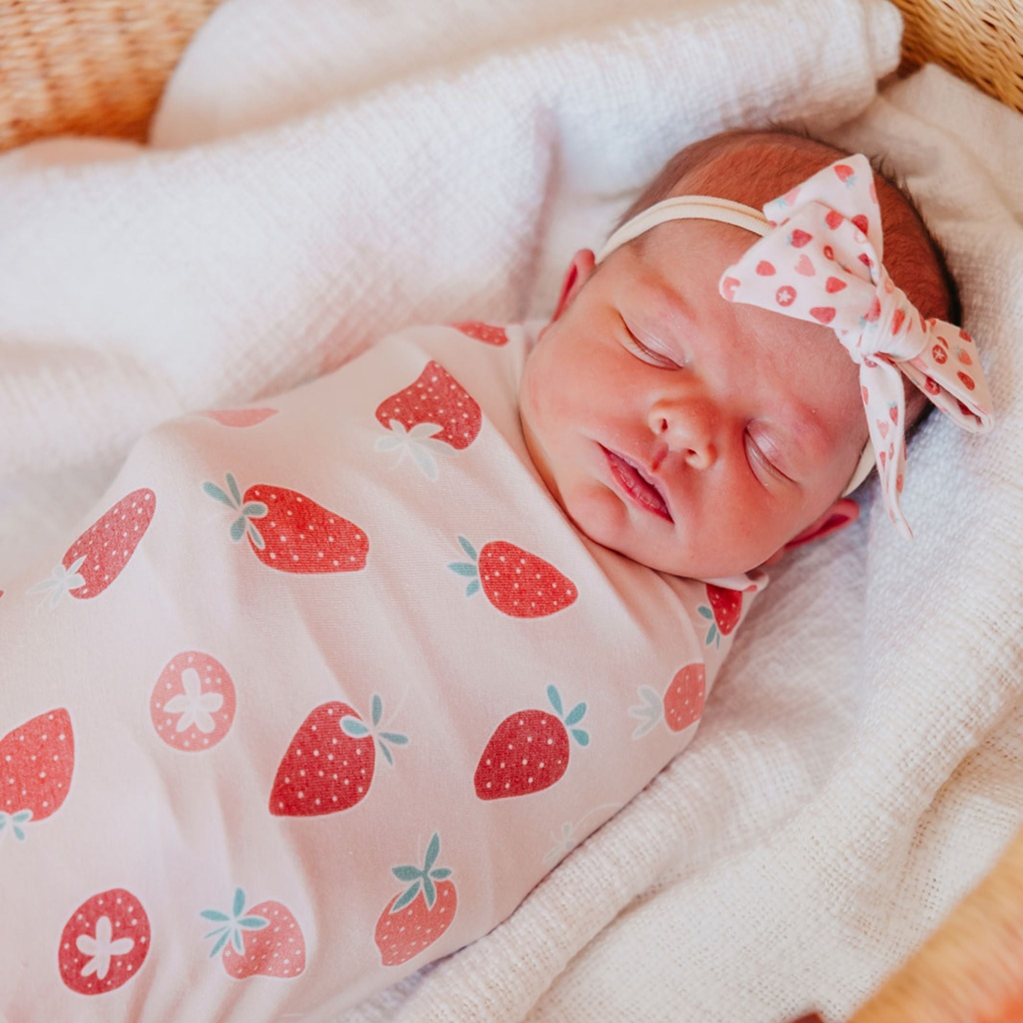 Classic Baby Bow - Strawberry