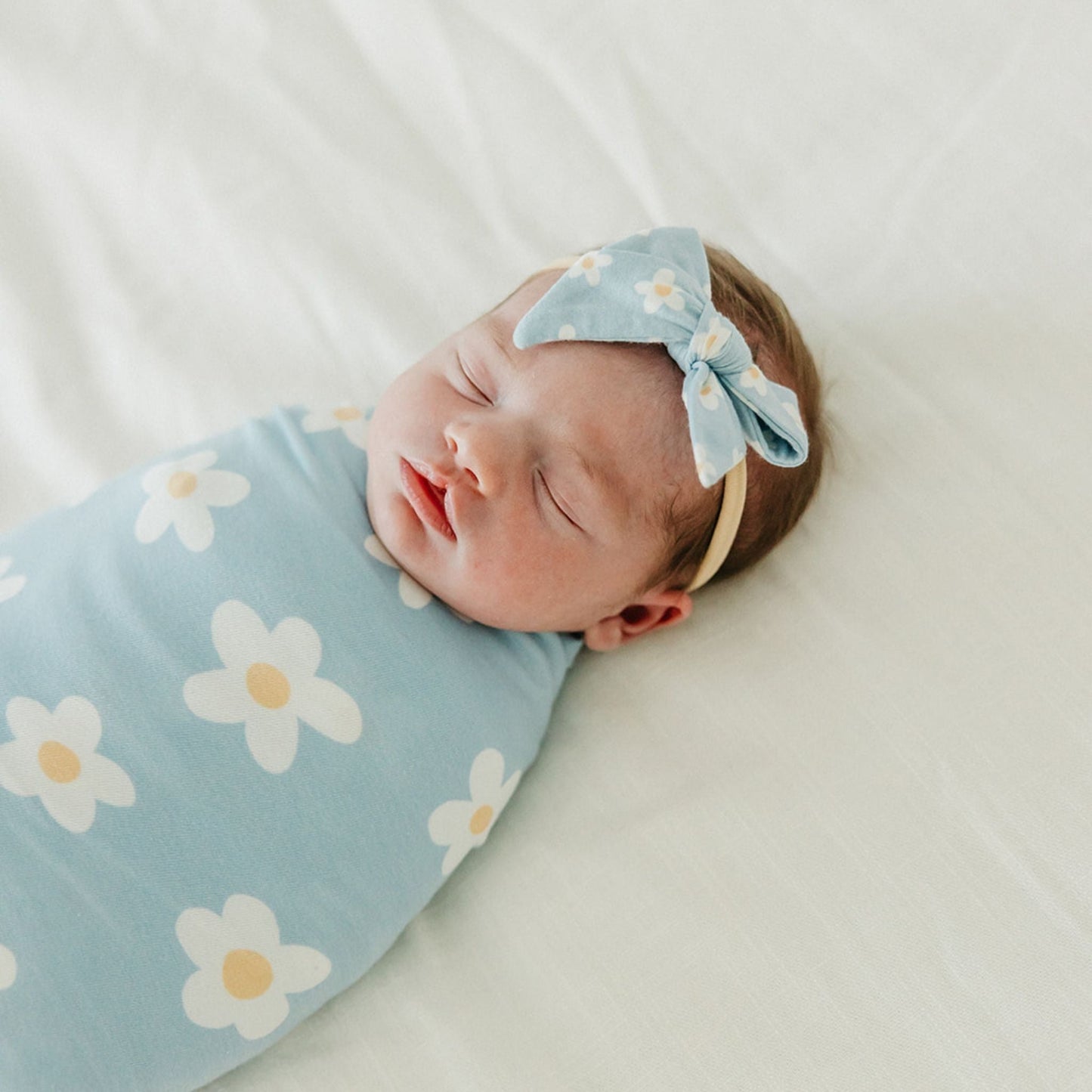 Classic Baby Bow - Della