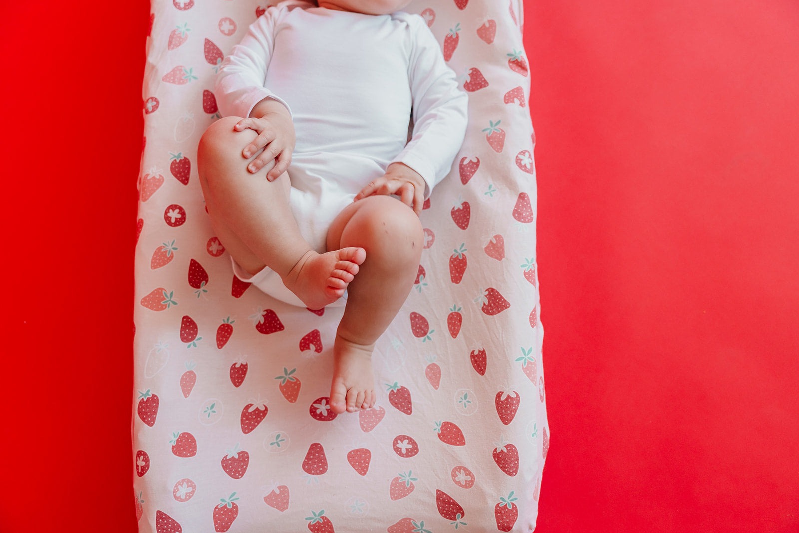 Premium Knit Diaper Changing Pad Cover - Strawberry