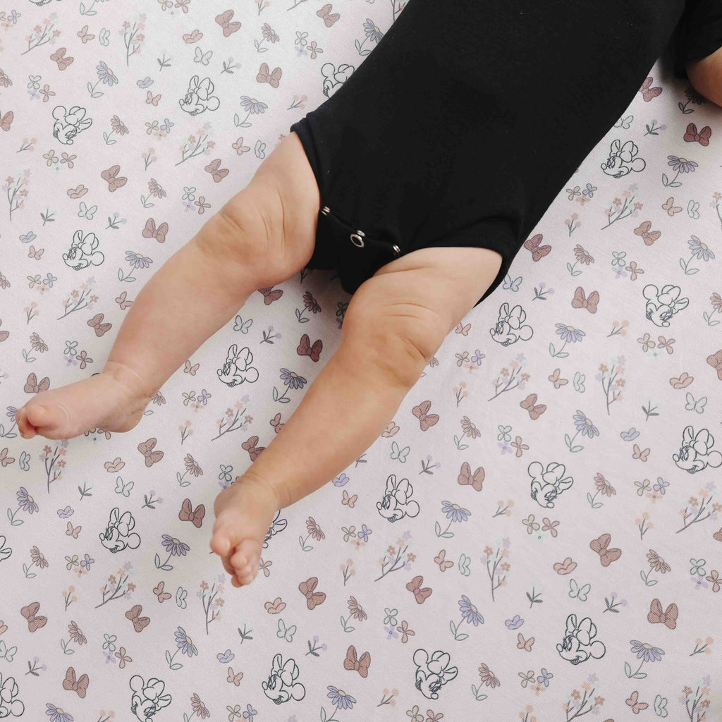 Premium Knit Fitted Crib Sheet - Minnie Mouse's Bowquet