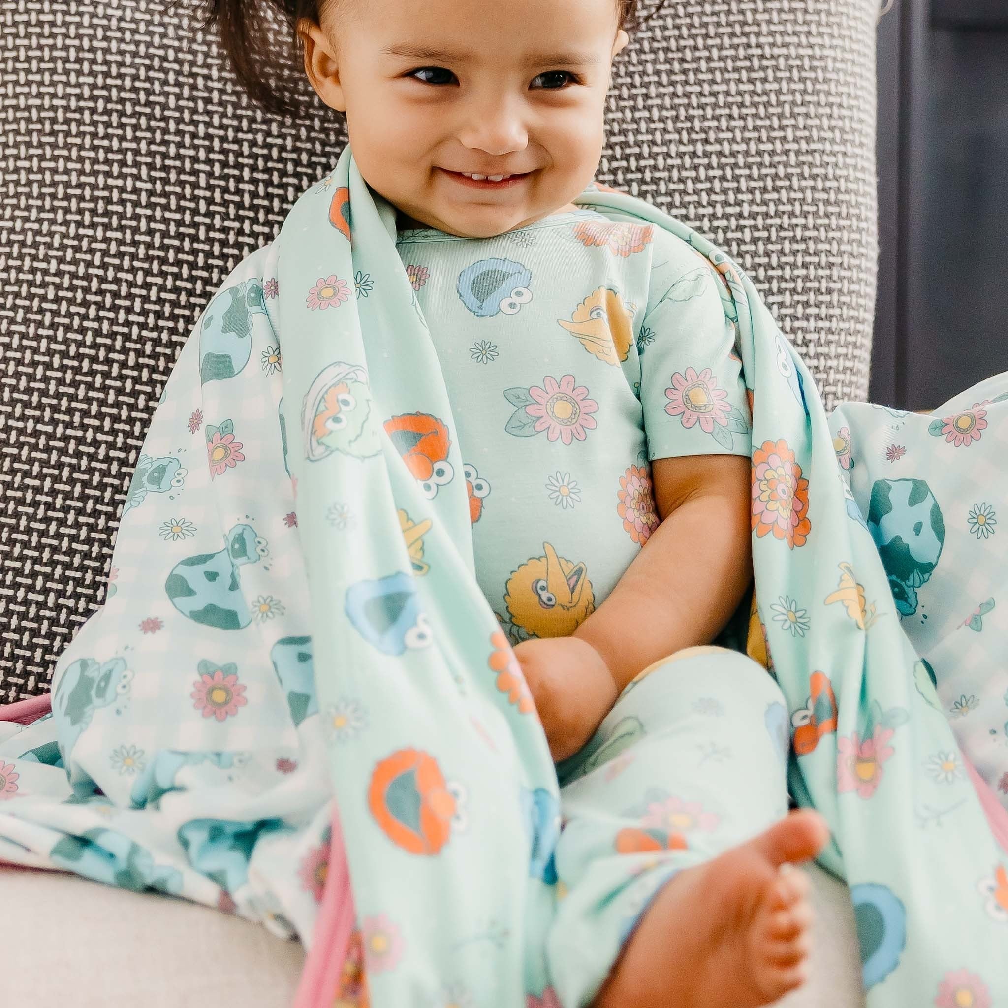 Three-Layer Jumbo Quilt - Sesame Street Retro Floral