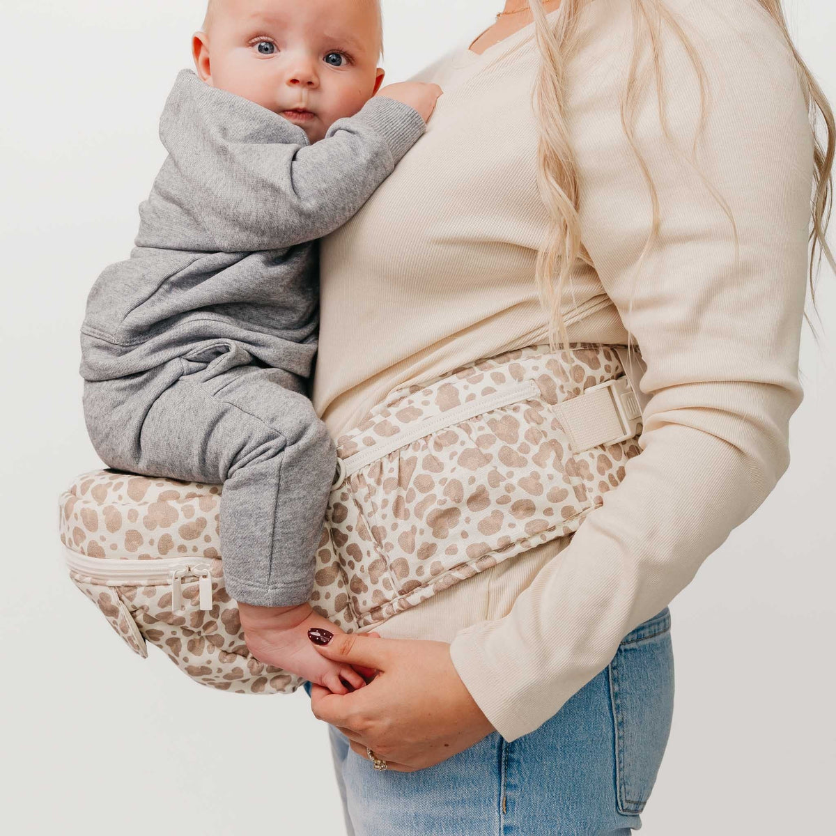 Everyday Hip Carrier - Neutral Leopard