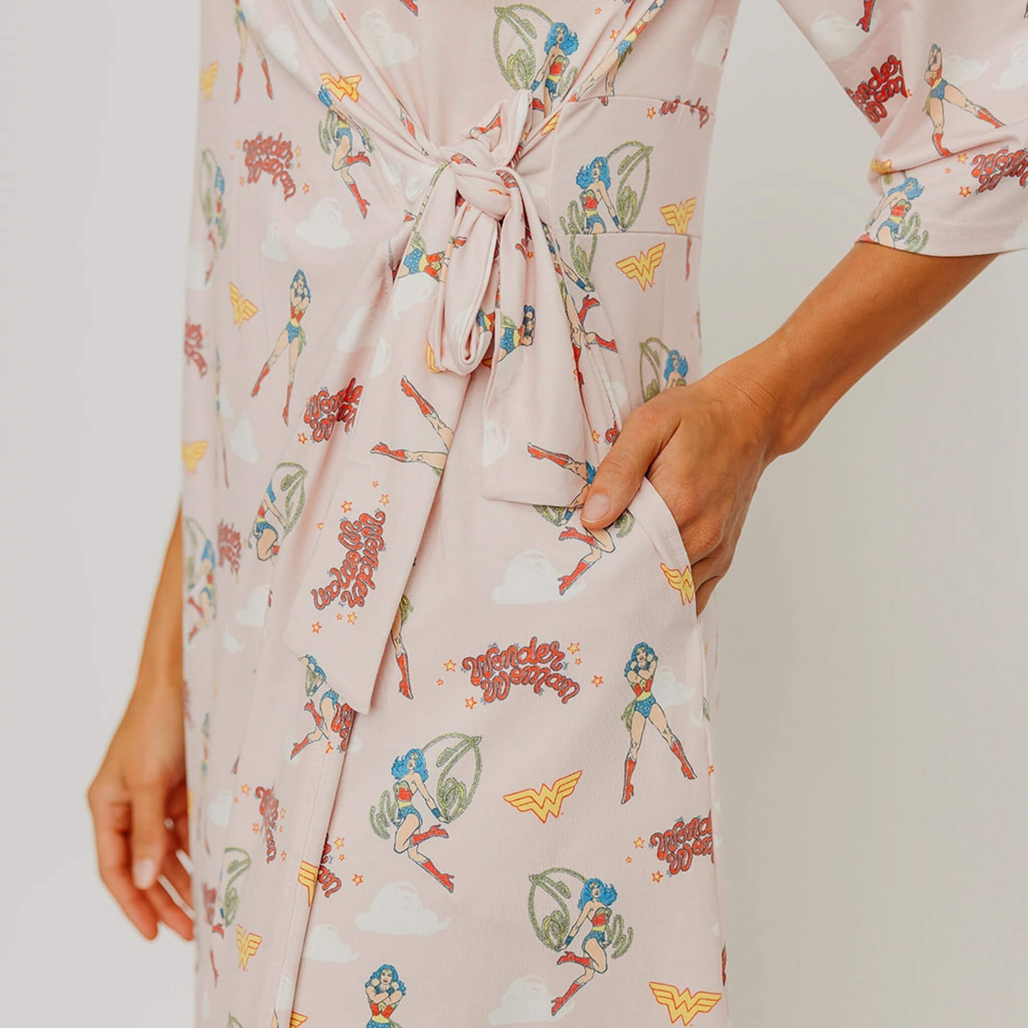 Women's Everyday Robe - Wonder Woman