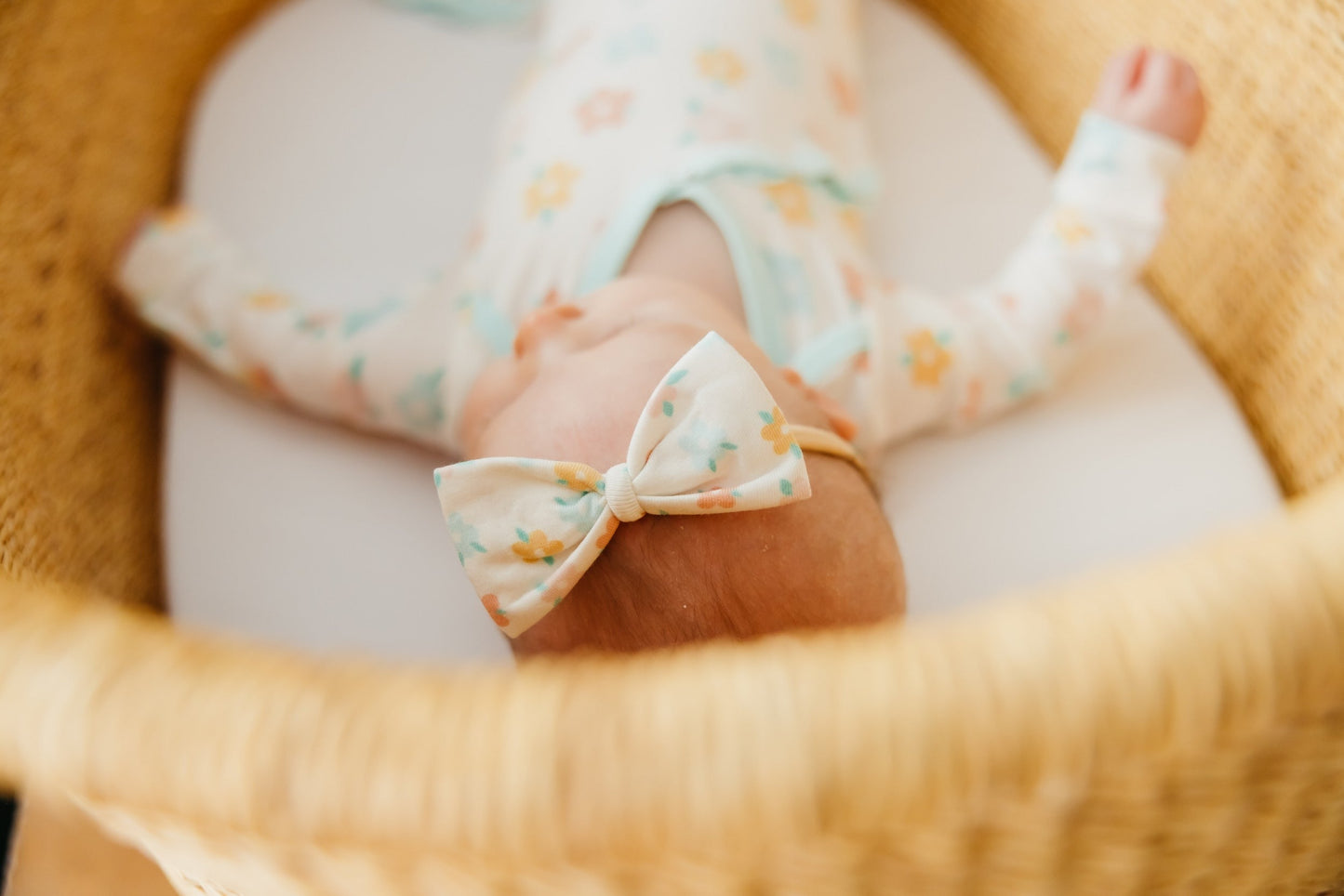 Bowtie Baby Bow - Daisy