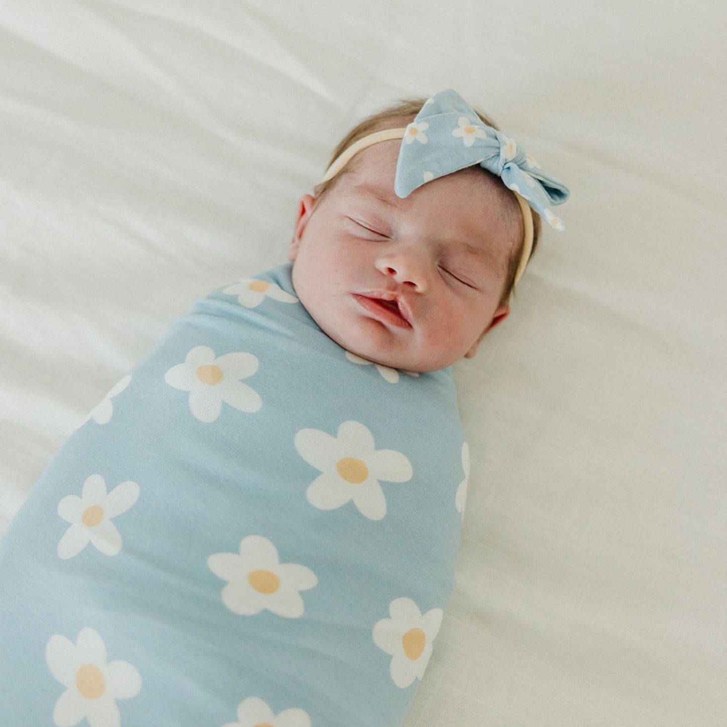 Classic Baby Bow - Della