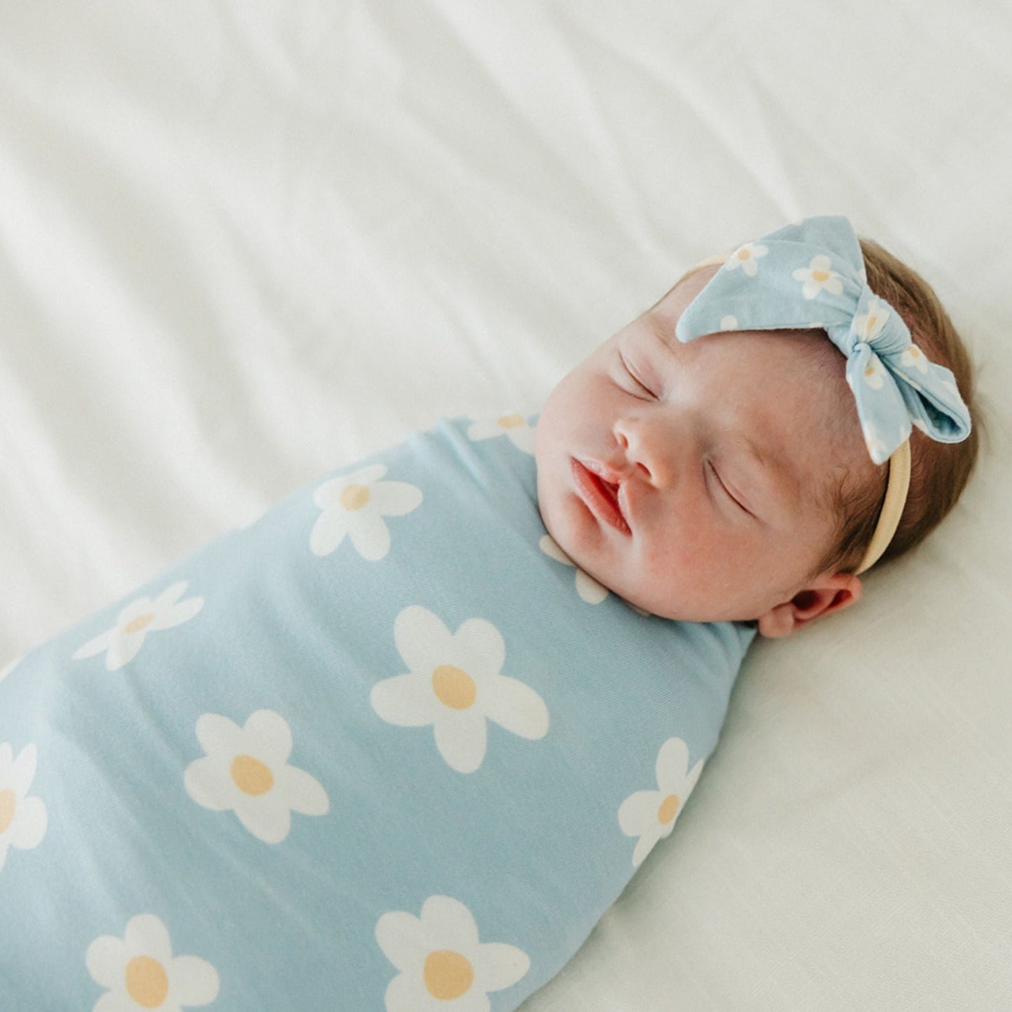 Classic Baby Bow - Della